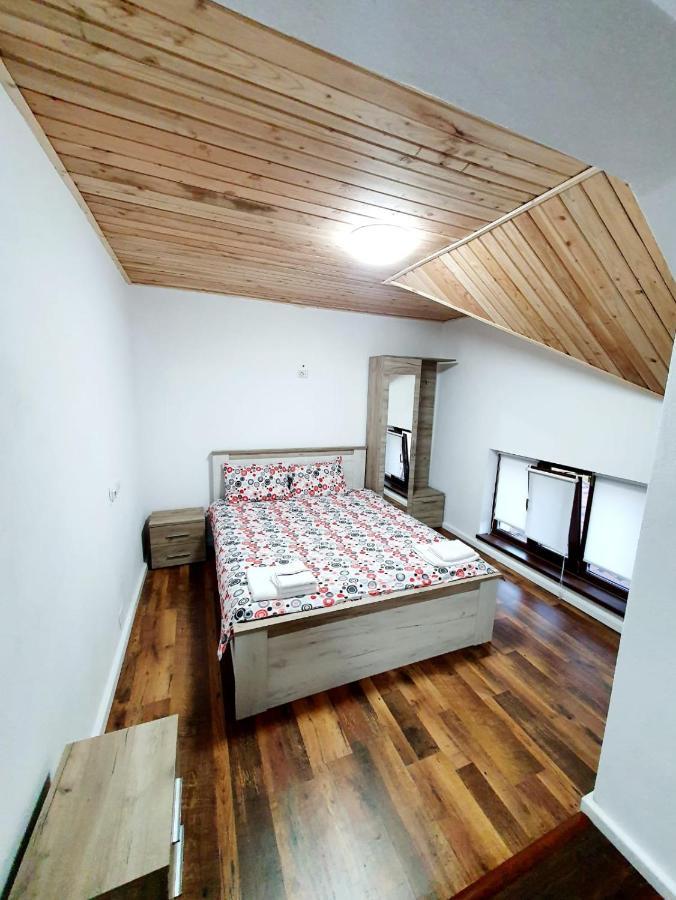 Enduro Transalpina Apartment Obarsia-Lotrului Ngoại thất bức ảnh